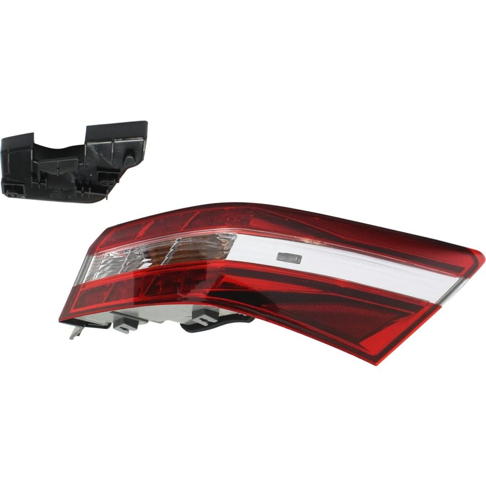 Thickened Tail Light For 13-14 Toyota Avalon Passenger Side Outer